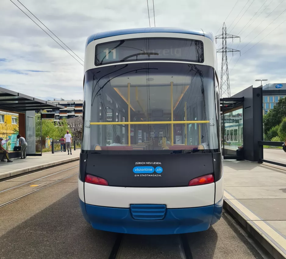 Zürich sporvognslinje 11 , bagsiden Glattpark (2020)