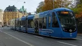 Stockholm. Tram City, og Djurgårdslinjen ved Nybroplan, sporvogn A35B fra CAF. Byens sporvogn. Tekst