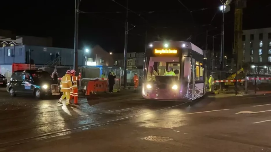 Anden sporvogn til at forlade den nye bygning på Talbot Road