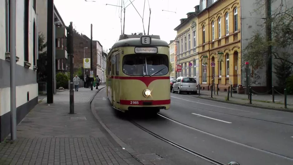 Med 10 gamle sporvogne gennem Düsseldorf (HD)