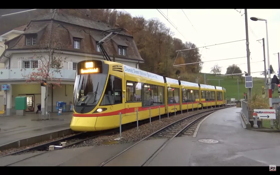 Overkørsel ved Flüh togstation, Solothurn, Schweiz 2017