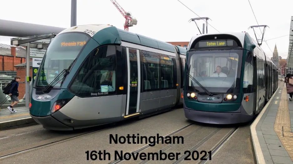 Sporvogne på Nottingham Station (2021)