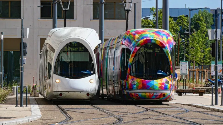 Tramway de Lyon dans le quartier de la Confluence